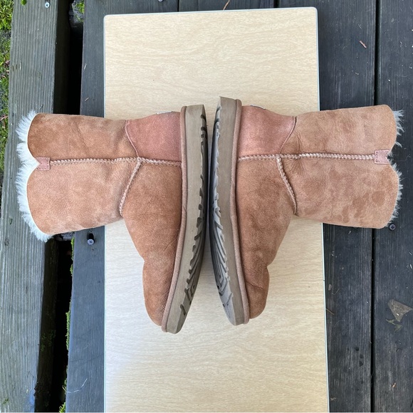 UGG Bailey Button Shearling Lined Boots In Chestnut 5803 Sz 9 - Picture 12 of 16